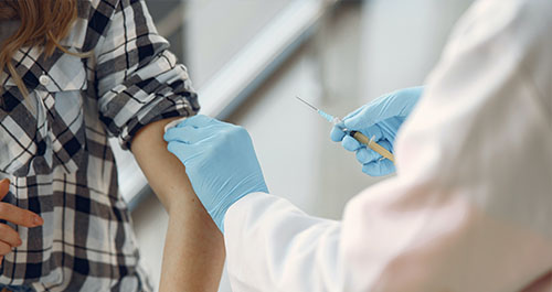 vaccinazione contro l’herpes zoster (fuoco di Sant’Antonio) per le persone nate nel 1956 
e richiami vaccinazioni adolescenti nati nel 2007